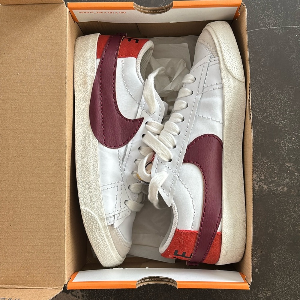 Nike (8.5) white with burgundy blazer low 77 jumbo sneakers ( with box)